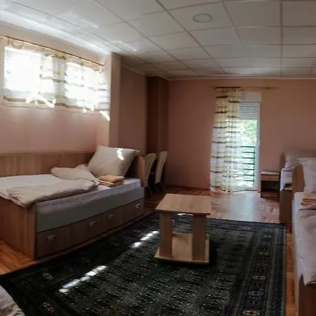 Hostel Kuglana Alimenta *
